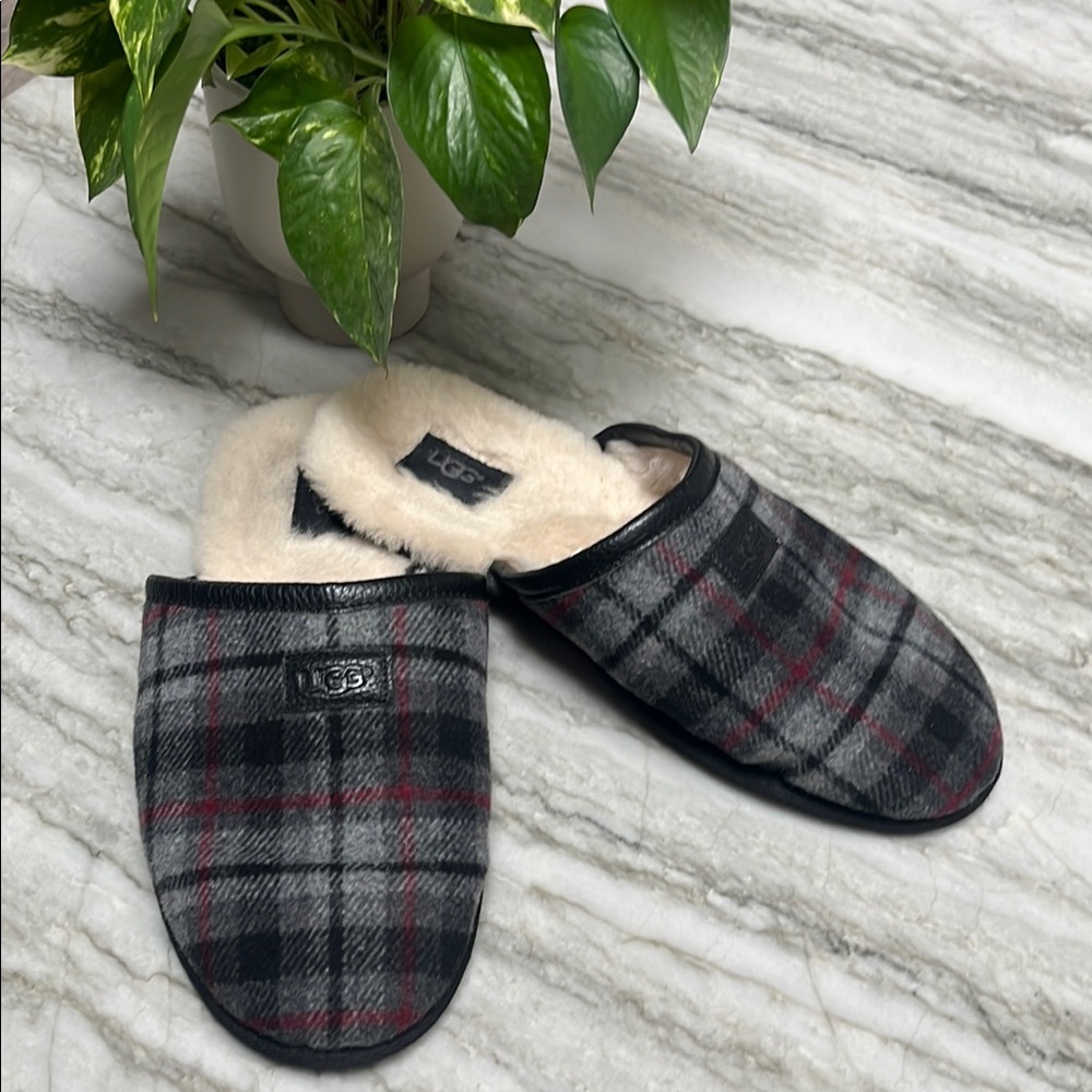 UGG black & gray Plaid Slippers sheepskin Lining mens 12